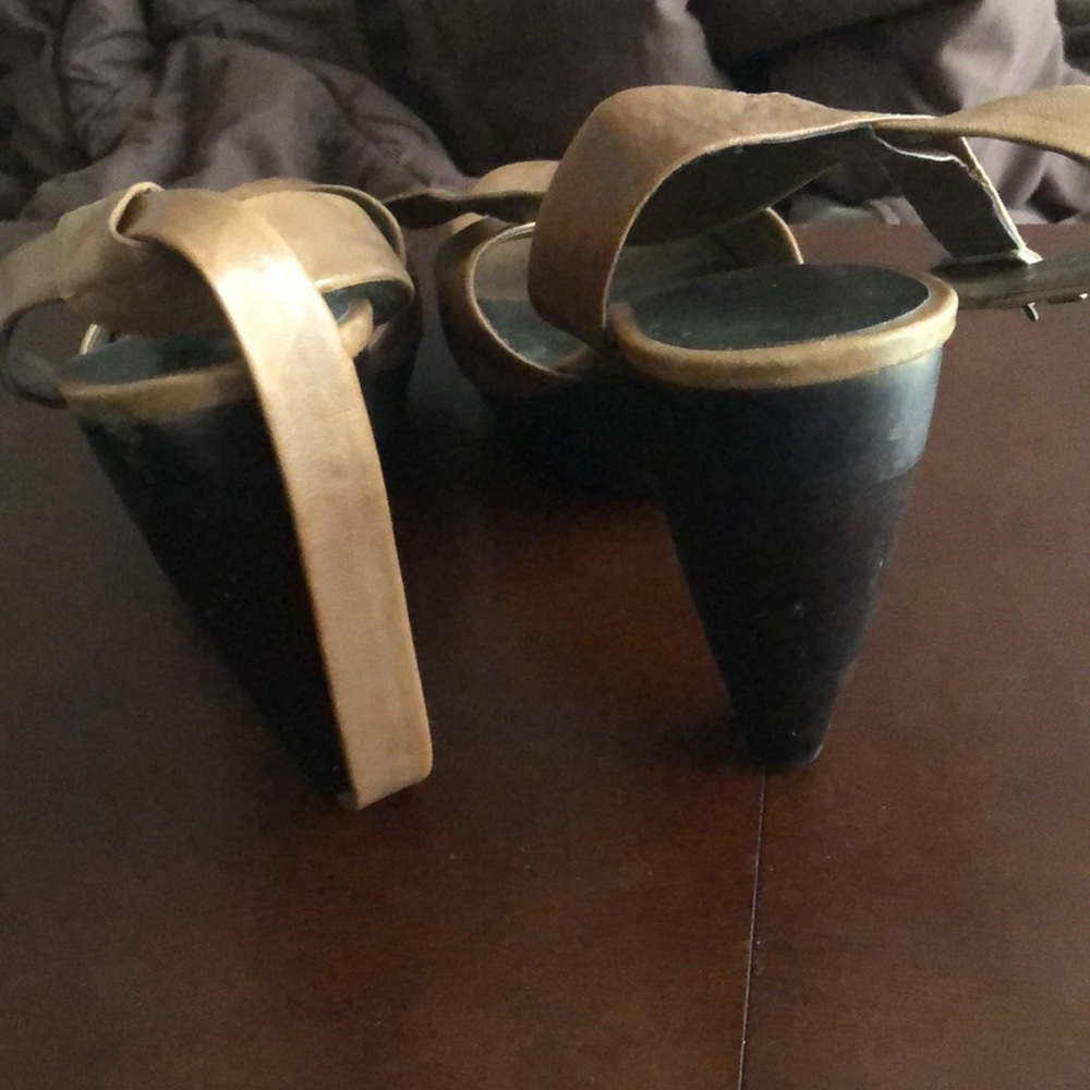 Sandals - Picture 3 of 3